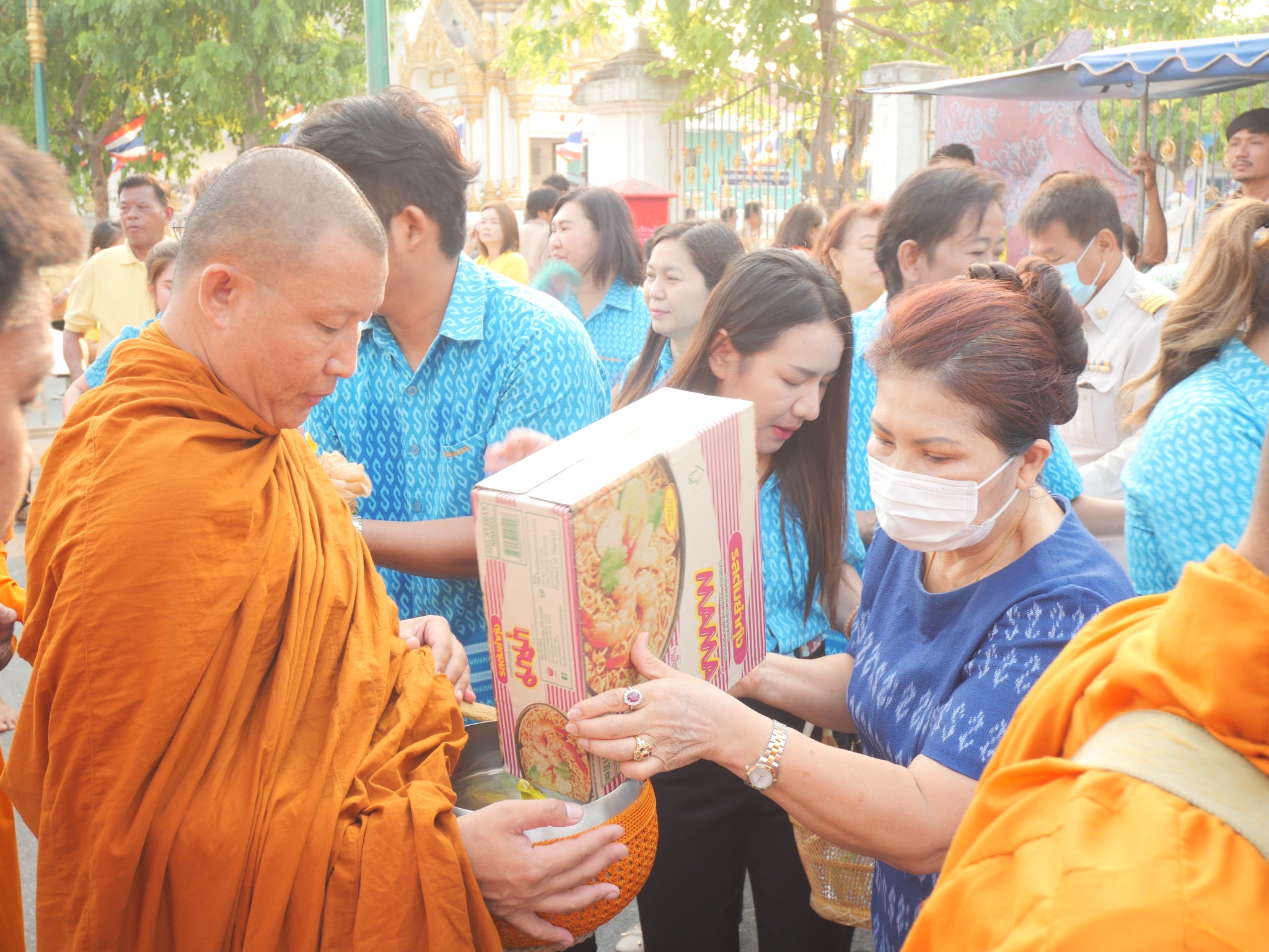 กิจกรรมสร้างสุขสามัคคี ทำความดีเพื่อแผ่นดินพระพุทธศาสนา (ใส่บาตรข้าวสารอาหารแห้ง)