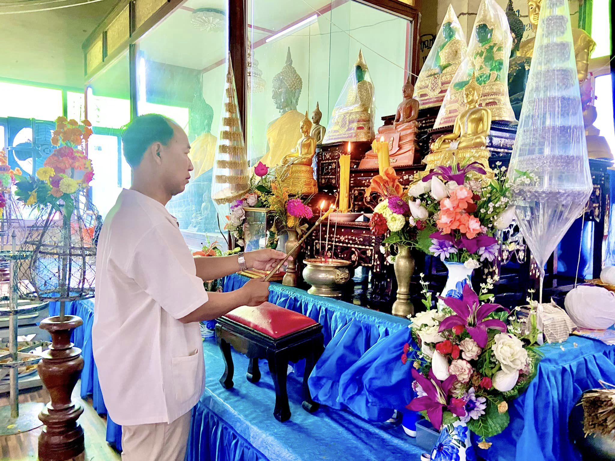 โรงเรียนบ้านหนองไผ่ ร่วมกิจกรรมฟังธรรมเทศนา เวียนเทียน เนื่องในวันอาสาฬหบูชา และวันเข้าพรรษา