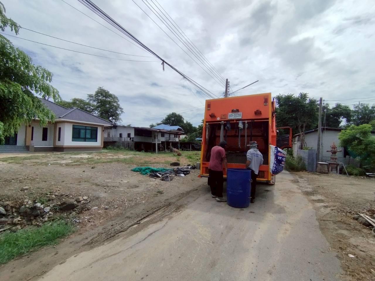 จัดเก็บขยะมูลฝอย