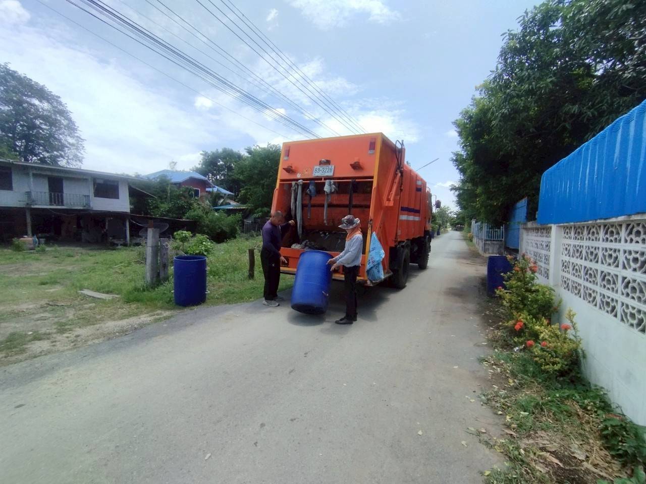จัดเก็บขยะมูลฝอย