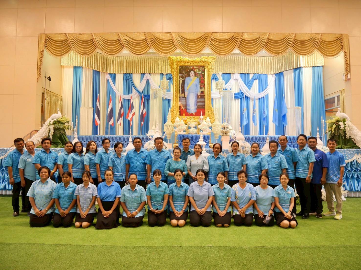 กิจกรรมเฉลิมพระเกียรติสมเด็จพระนางเจ้าสิริกิติ์ พระบรมราชินีนาถ พระบรมราชชนนีพันปีหลวง เนื่องในโอกาสวันเฉลิมพระชนมพรรษา (ภาคค่ำ)
