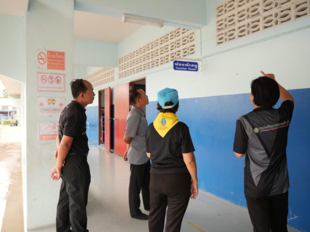 LINE_ALBUM_Big Cleaning โรงเรียน_260512_19