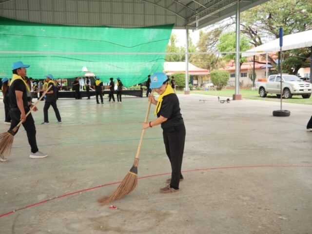 LINE_ALBUM_Big Cleaning โรงเรียน_260512_8