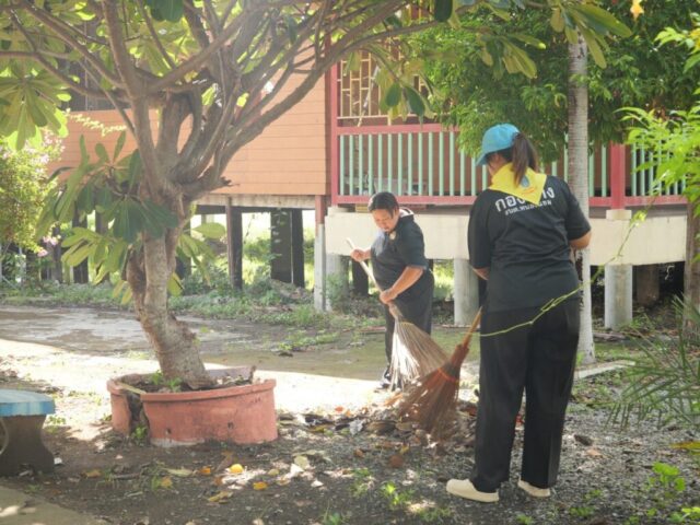 LINE_ALBUM_Big cleaning วัดท่าม่วง_260921_24