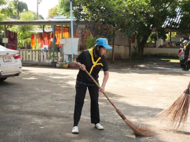 LINE_ALBUM_Big cleaning วัดท่าม่วง_260921_28